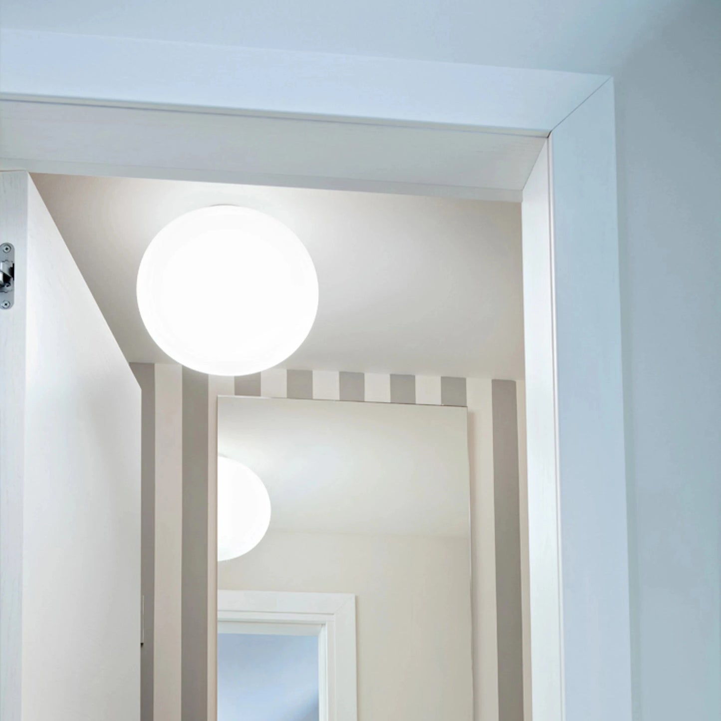 Glo-Ball wall/ceiling light