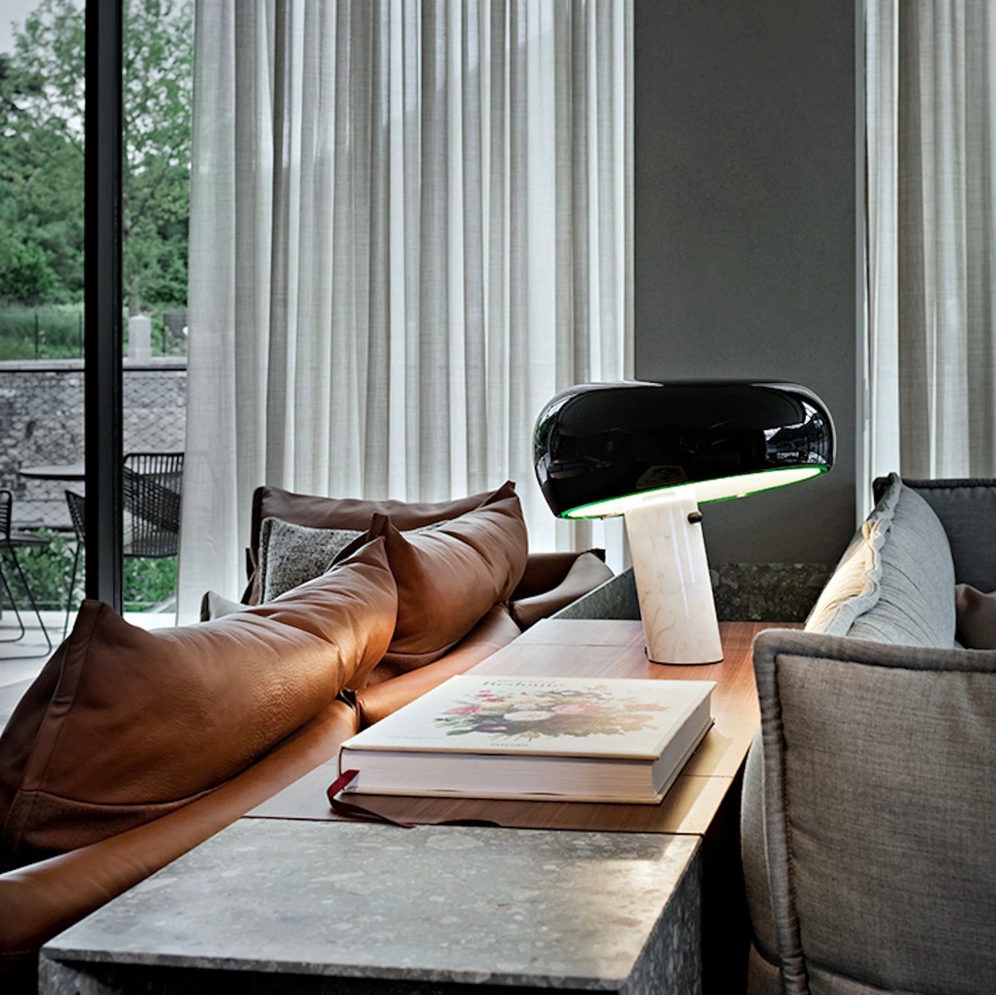 Snoopy table lamp