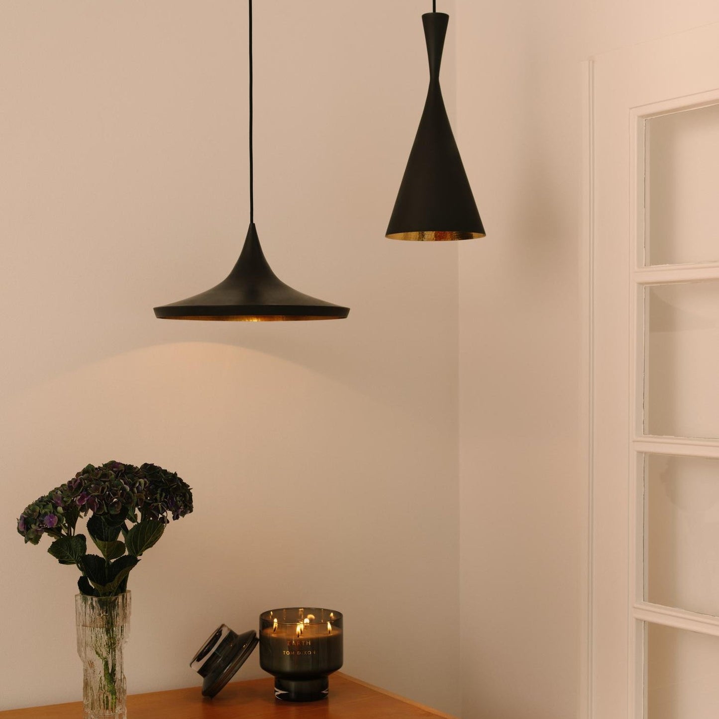 Beat hanging light