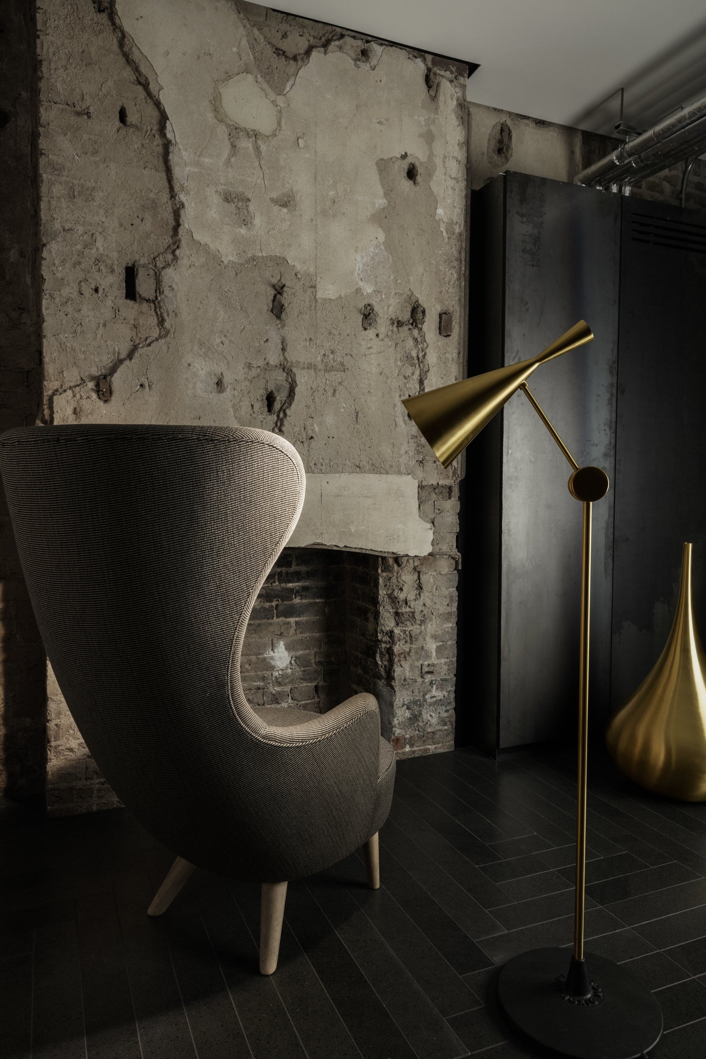Beat floor lamp
